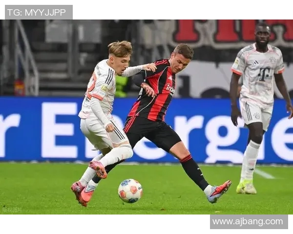 拜仁逆转多特夺榜首，德甲霸主姿态初显