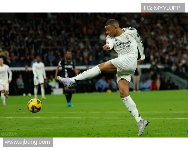 皇马引进新后卫,稳固防线备战下赛季西甲 皇马引进新后卫,稳固防线备战下赛季西甲