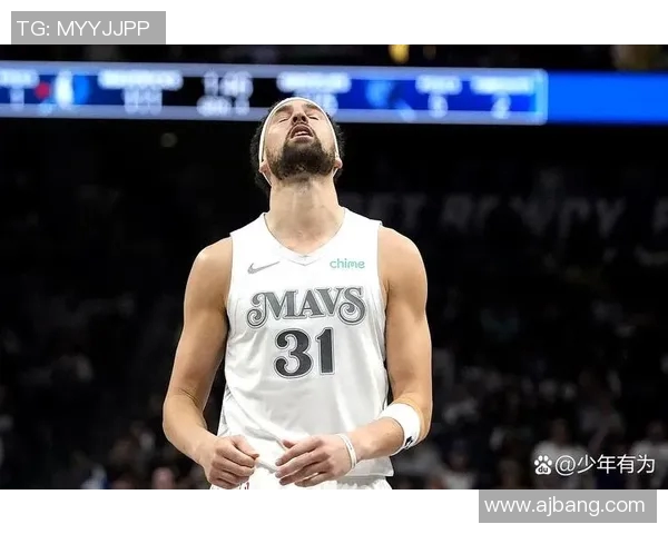 汤普森接受康复训练,或将重新投入赛季 汤普森接受康复训练,或将重新投入赛季