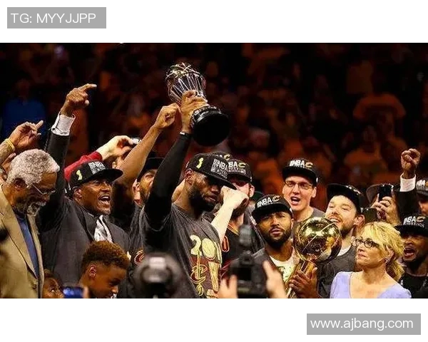 詹姆斯再度闪耀——入选2021-2022赛季NBA全明星首发阵容的辉煌时刻