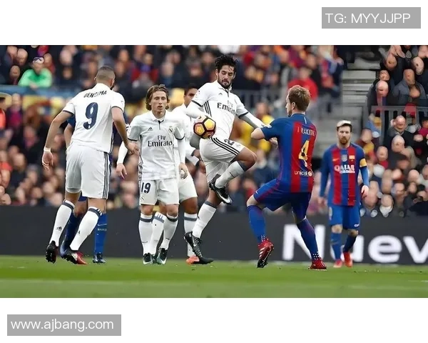 新赛季西甲榜首之争：皇马大胜巴萨，巴萨主帅承认实力不足