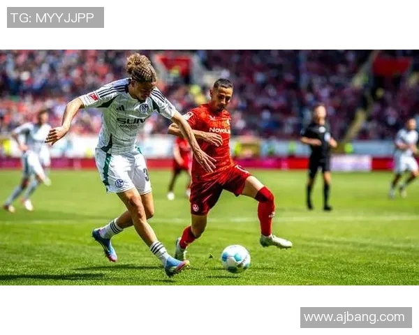 沙尔克04客场大胜云达不莱梅，赛季首胜久等待