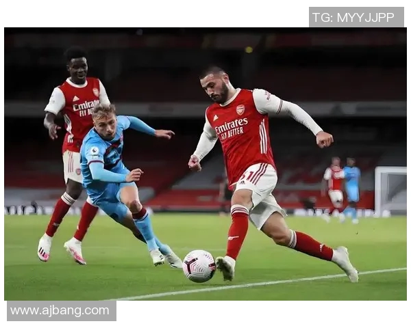 西汉姆主场击败狼队,继续争夺前四名席位 西汉姆主场击败狼队,继续争夺前四名席位